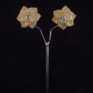 Radiant Gold Stud Earrings 030