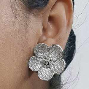 Radiant Silver Stud Earrings 031