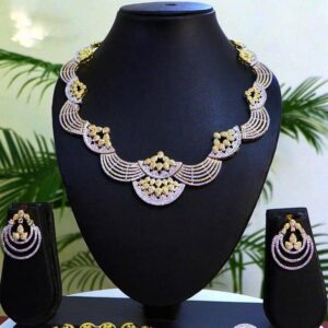 Radiant Cubic Zirconia Silver Necklace & Earrings 026